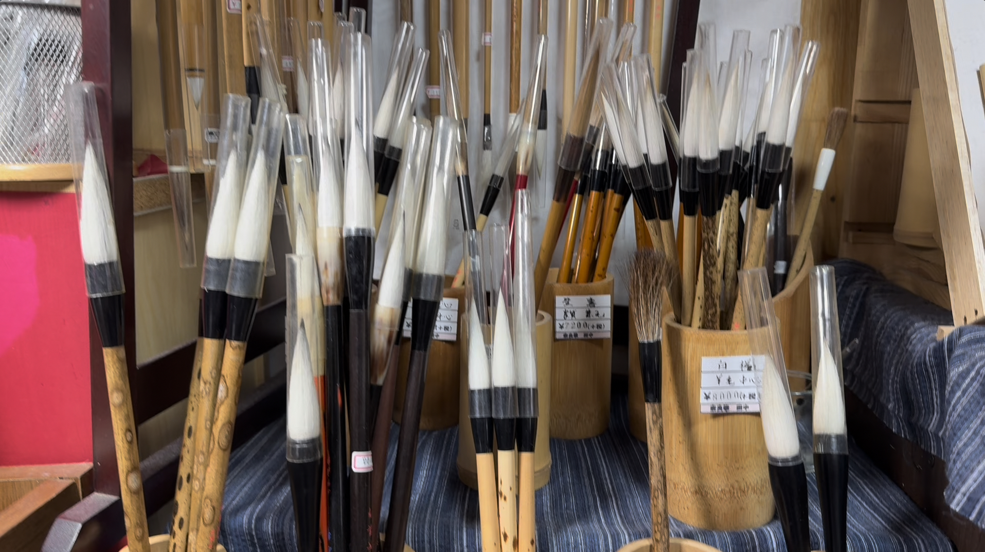 Chiyomi Tanaka's brushes, Nara brush artisan in Japan